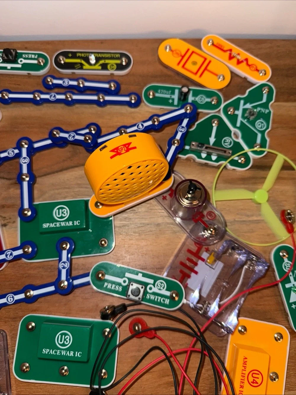 Elenco Snap Circuits Lights Sound Electronic 66 Pieces & Parts Lot STEM toy